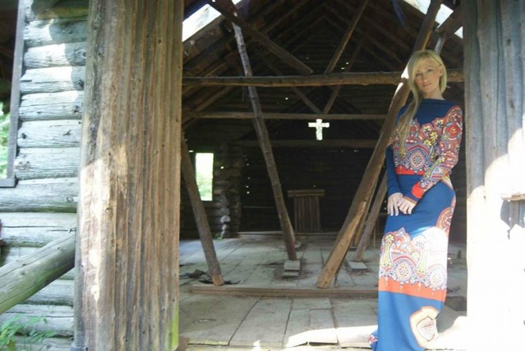Crystal Bassette says, 'My past made me who I am today and God has changed my life completely.'